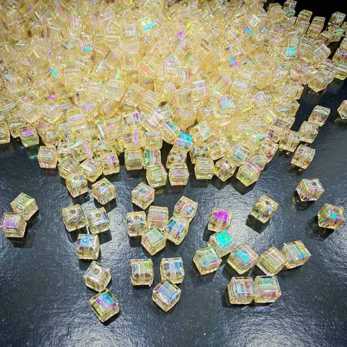 Janjanlı Kare Boncuk 8x8 Mm ( 500 Gram ) Krem - 2