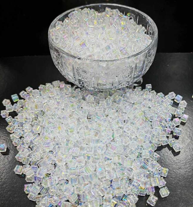 Janjanlı Kare Boncuk 8x8 Mm ( 500 Gram ) Şeffaf - 1